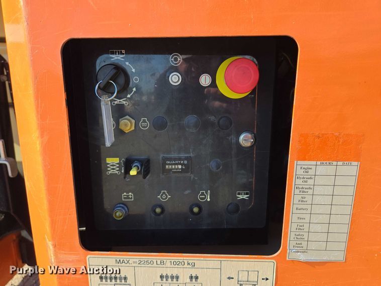 image for item DY1285 2018 JLG 330LRT scissor lift