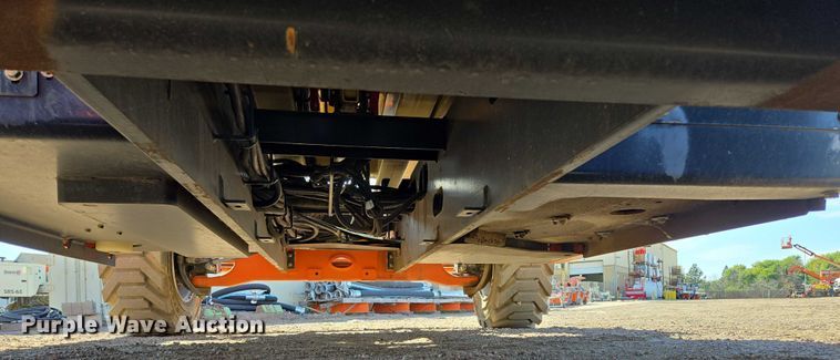 image for item DY1285 2018 JLG 330LRT scissor lift