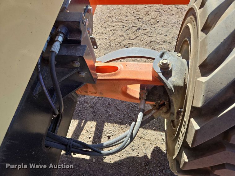 image for item DY1285 2018 JLG 330LRT scissor lift