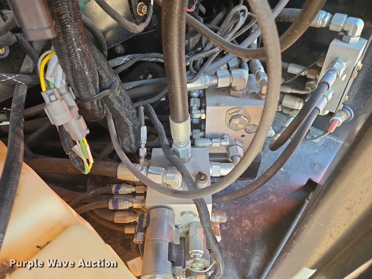 image for item DY1285 2018 JLG 330LRT scissor lift