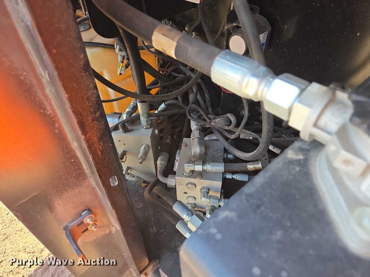 image for item DY1285 2018 JLG 330LRT scissor lift