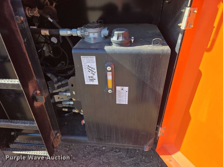 image for item DY1285 2018 JLG 330LRT scissor lift