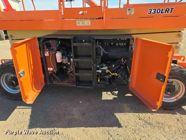 image for item DY1285 2018 JLG 330LRT scissor lift