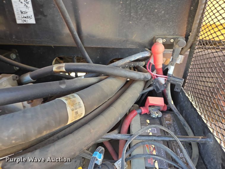 image for item DY1285 2018 JLG 330LRT scissor lift