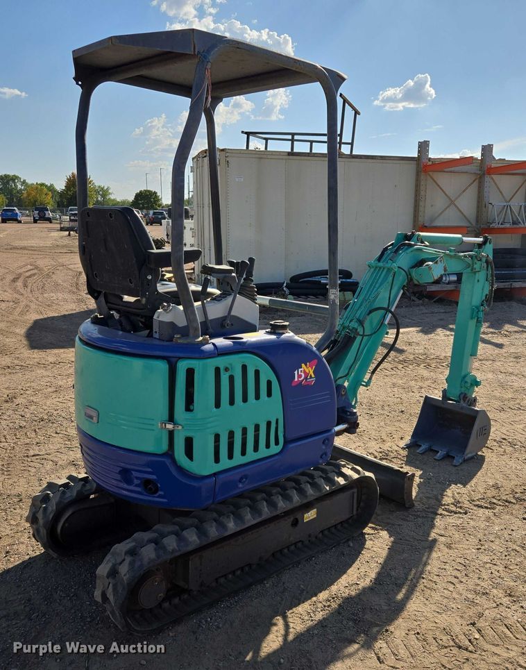 EXCAVADORA 2005 IHI 15NX