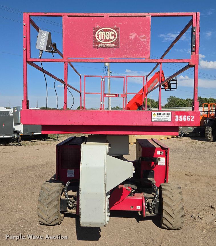 image for item DY1287 2013 MEC 3084RT scissor lift