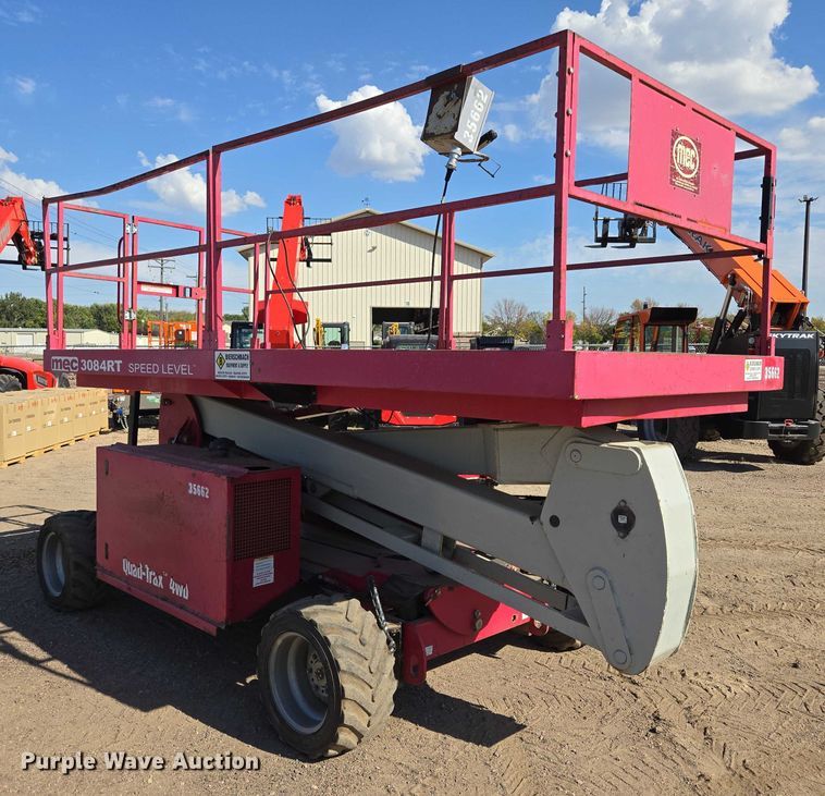 image for item DY1287 2013 MEC 3084RT scissor lift