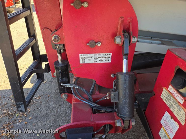 image for item DY1287 2013 MEC 3084RT scissor lift