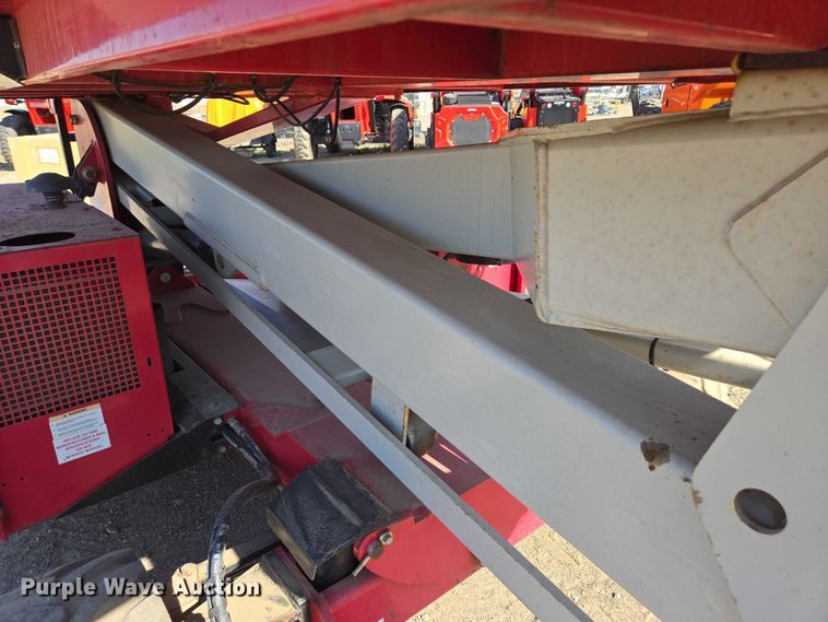 image for item DY1287 2013 MEC 3084RT scissor lift