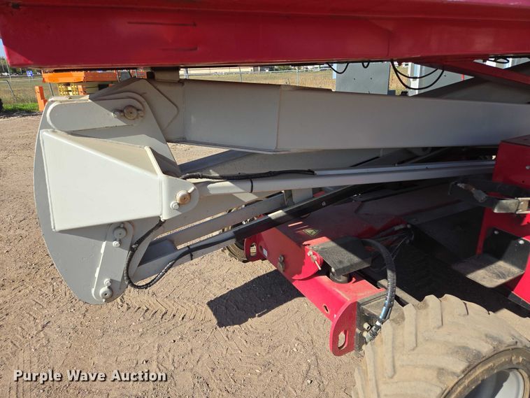 image for item DY1287 2013 MEC 3084RT scissor lift