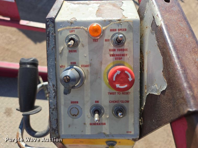 image for item DY1287 2013 MEC 3084RT scissor lift