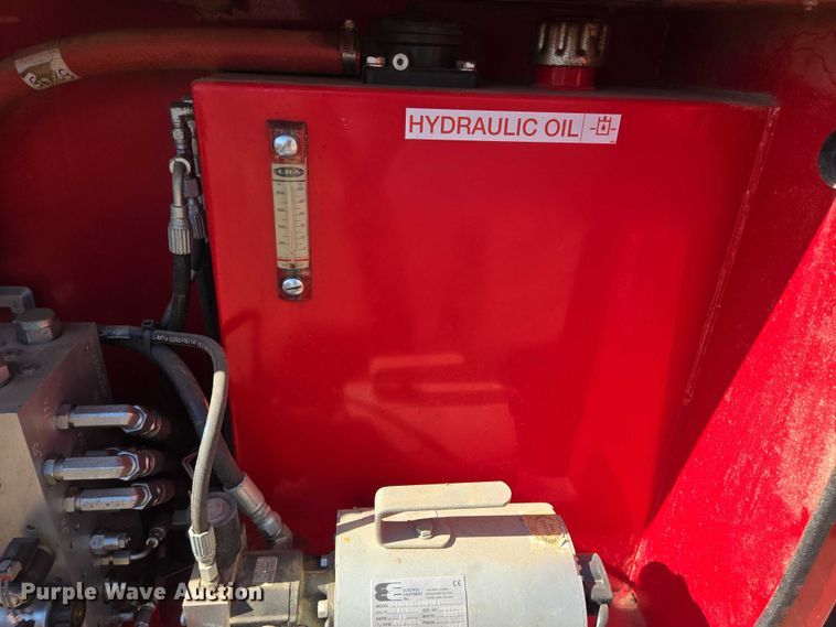 image for item DY1287 2013 MEC 3084RT scissor lift