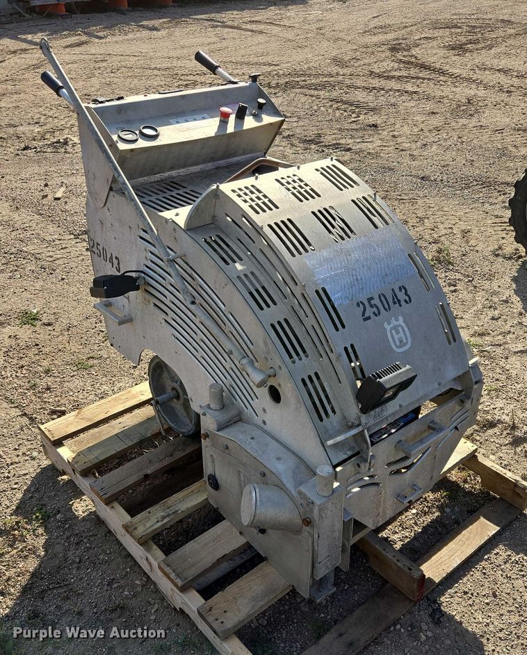 image for item DY1288 2016 Husqvarna Soff-Cut 5000 concrete saw