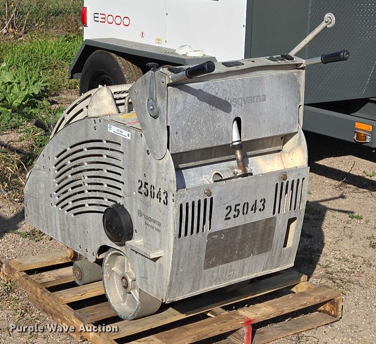 image for item DY1288 2016 Husqvarna Soff-Cut 5000 concrete saw