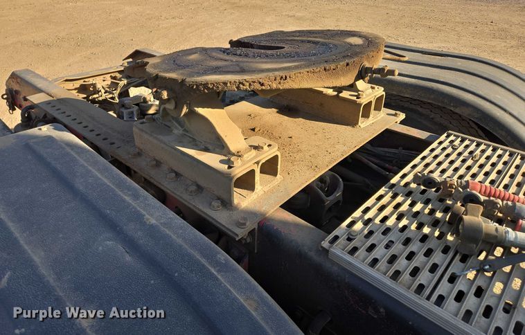 image for item DY1290 2012 Kenworth T800 semi truck