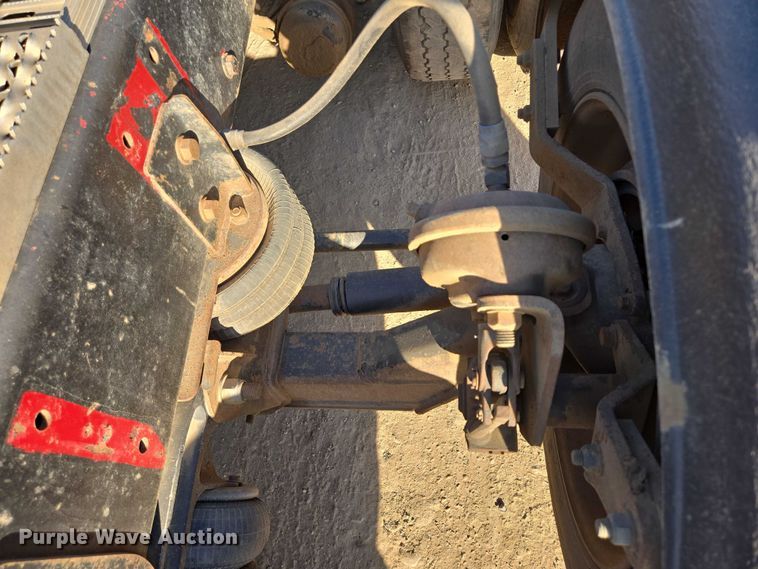 image for item DY1290 2012 Kenworth T800 semi truck