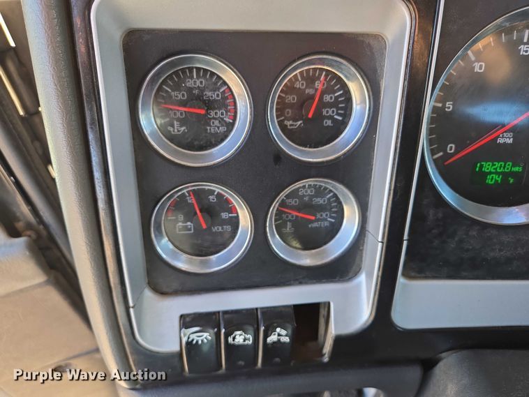 image for item DY1290 2012 Kenworth T800 semi truck