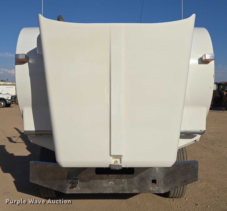 image for item DY1290 2012 Kenworth T800 semi truck