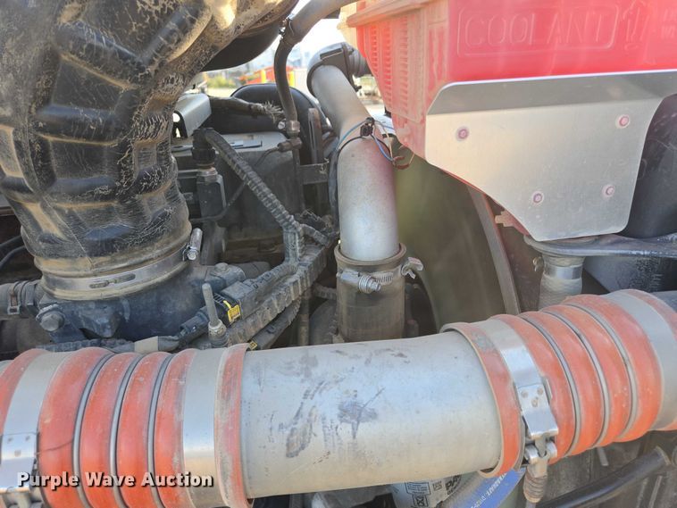 image for item DY1290 2012 Kenworth T800 semi truck