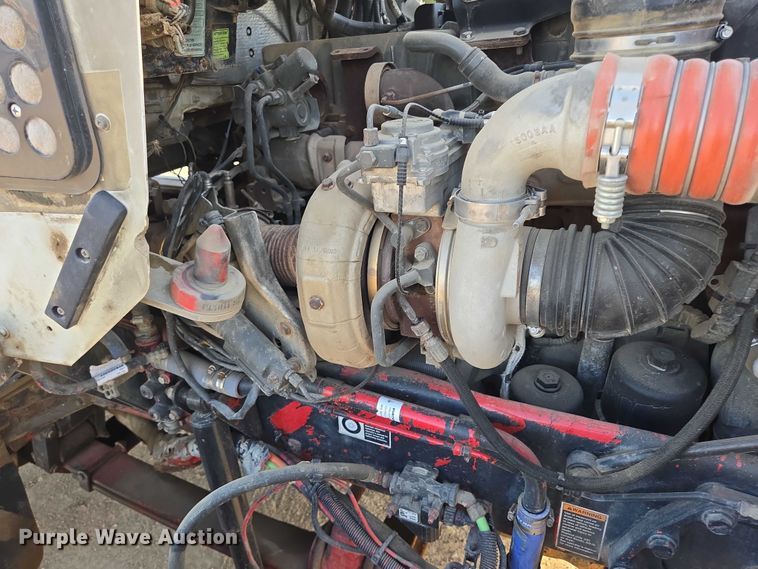 image for item DY1290 2012 Kenworth T800 semi truck