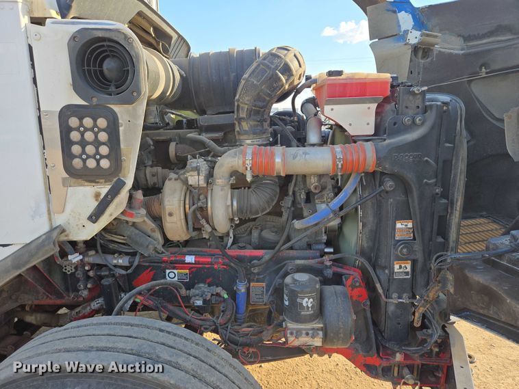 image for item DY1290 2012 Kenworth T800 semi truck