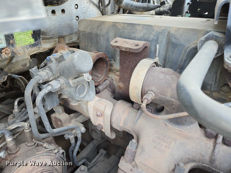 image for item DY1290 2012 Kenworth T800 semi truck