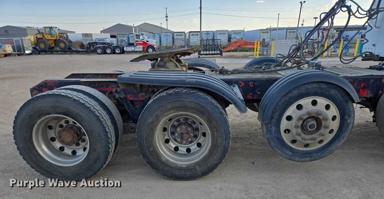 image for item DY1290 2012 Kenworth T800 semi truck