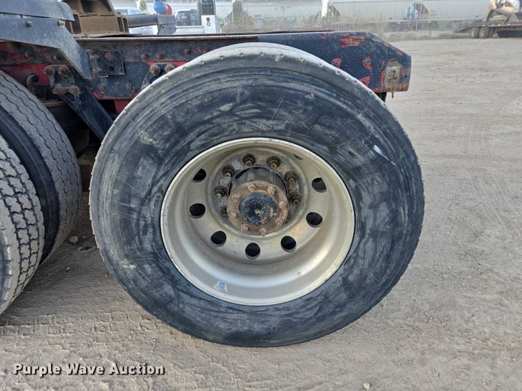 image for item DY1290 2012 Kenworth T800 semi truck