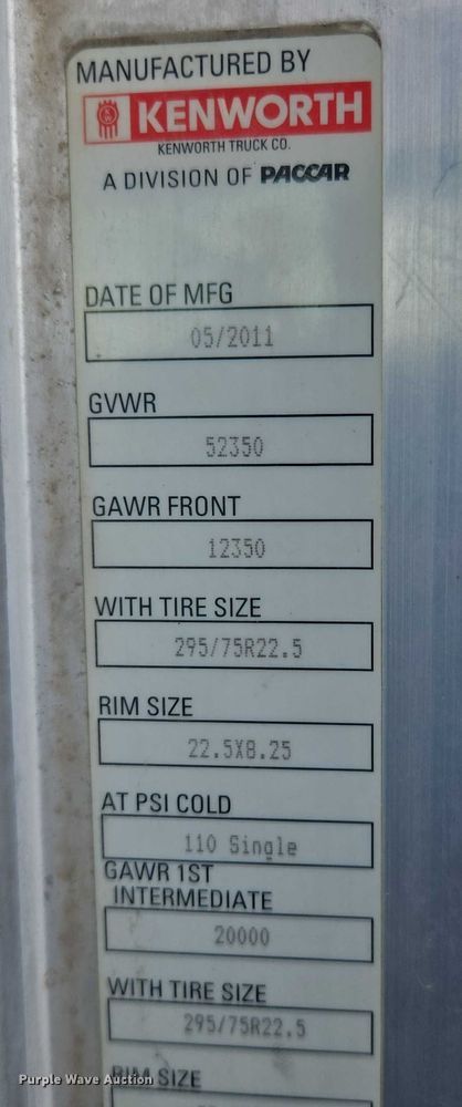 image for item DY1290 2012 Kenworth T800 semi truck