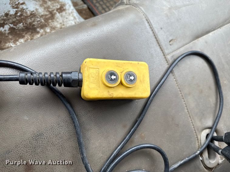 image for item DY8107 2008 Ford F450 Super Duty dump flatbed truck