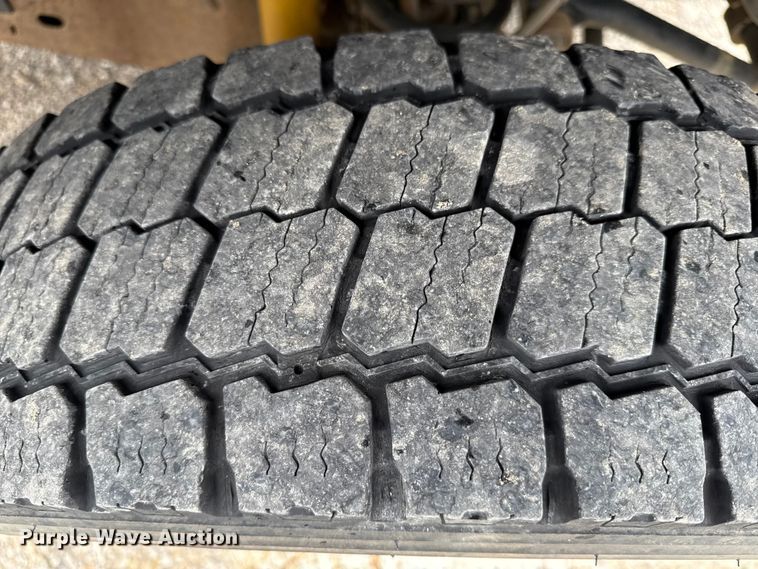 image for item DY8107 2008 Ford F450 Super Duty dump flatbed truck