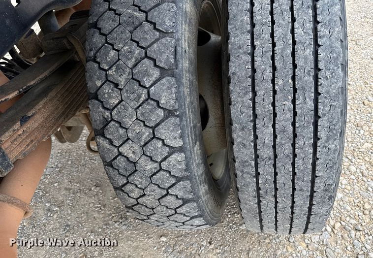 image for item DY8107 2008 Ford F450 Super Duty dump flatbed truck