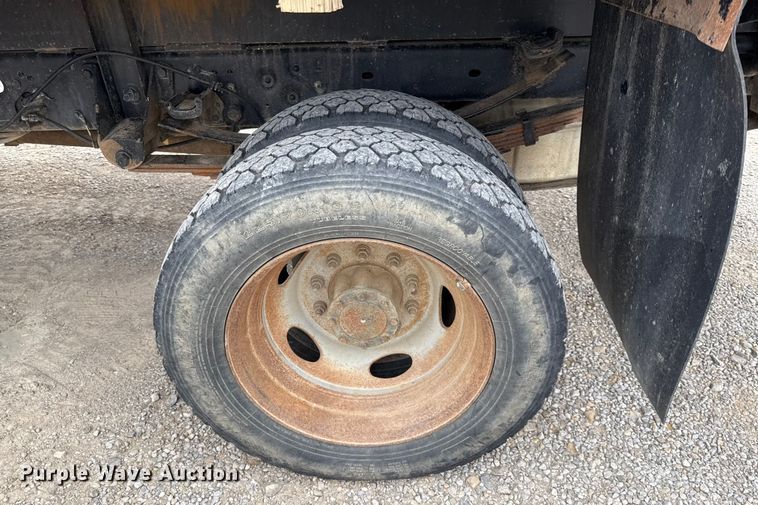 image for item DY8107 2008 Ford F450 Super Duty dump flatbed truck