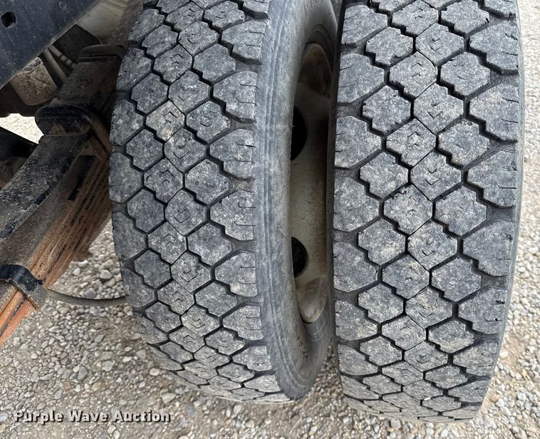 image for item DY8107 2008 Ford F450 Super Duty dump flatbed truck