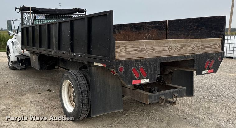 image for item DY8108 2004 Ford F650 Super Duty Crew Cab dump flatbed truck
