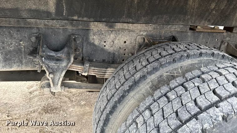 image for item DY8108 2004 Ford F650 Super Duty Crew Cab dump flatbed truck