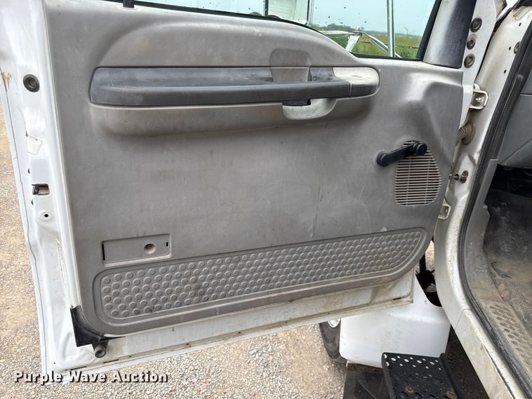 image for item DY8108 2004 Ford F650 Super Duty Crew Cab dump flatbed truck