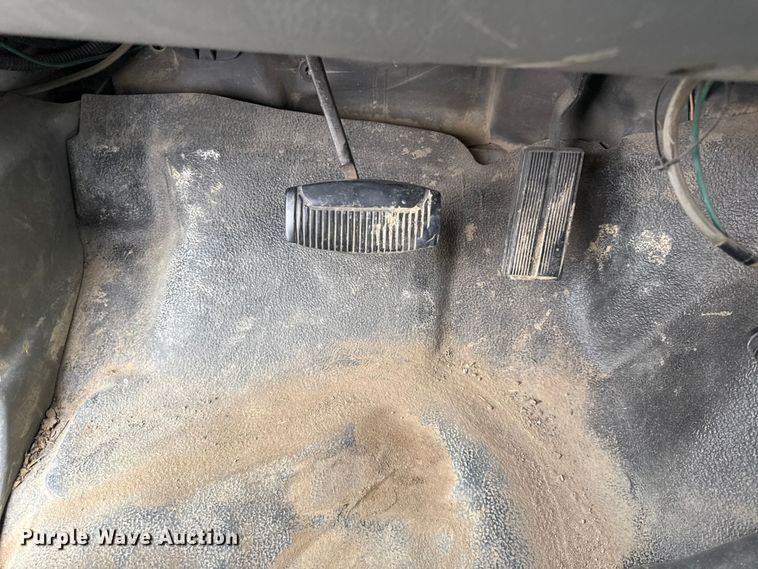 image for item DY8108 2004 Ford F650 Super Duty Crew Cab dump flatbed truck