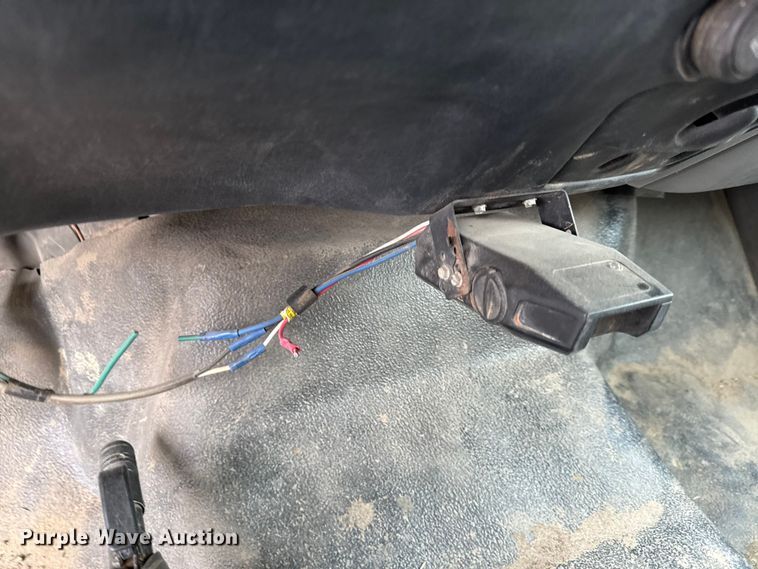 image for item DY8108 2004 Ford F650 Super Duty Crew Cab dump flatbed truck