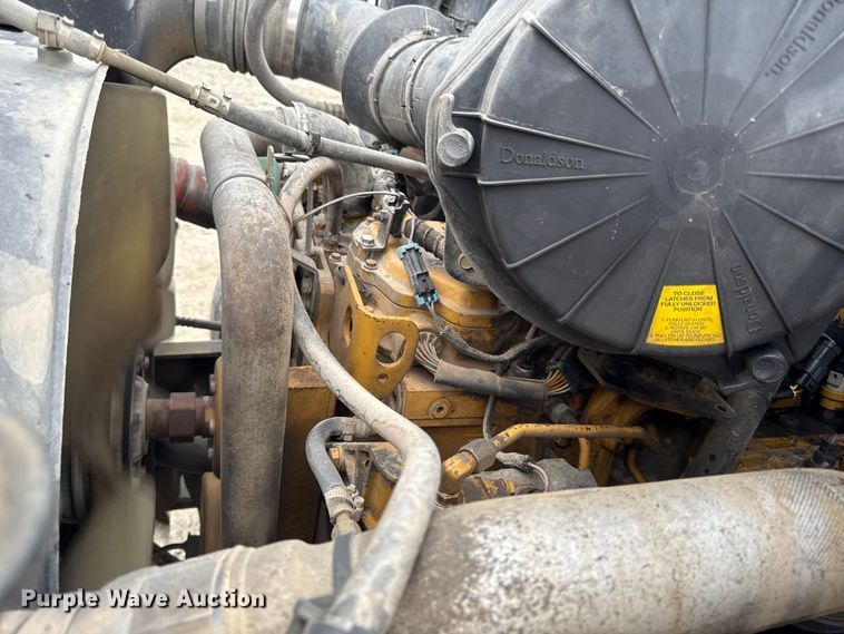 image for item DY8108 2004 Ford F650 Super Duty Crew Cab dump flatbed truck