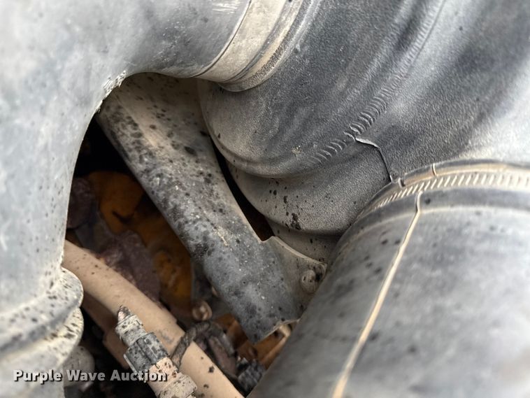 image for item DY8108 2004 Ford F650 Super Duty Crew Cab dump flatbed truck