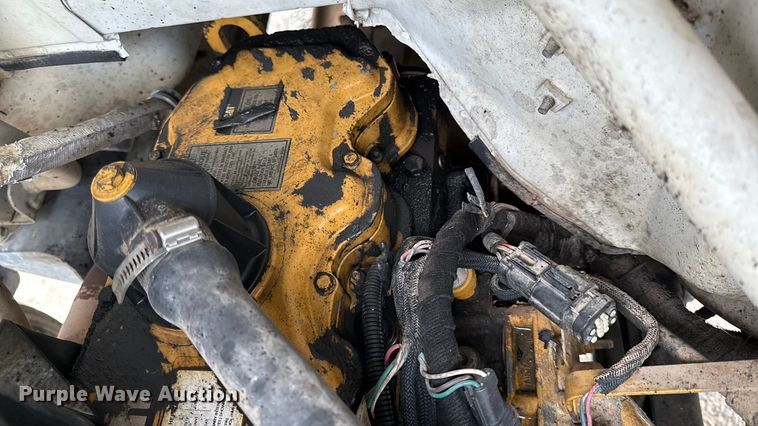 image for item DY8108 2004 Ford F650 Super Duty Crew Cab dump flatbed truck