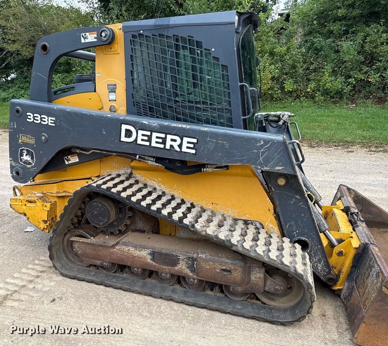 image for item DY8190 2015 John Deere 333E tracked skid steer loader