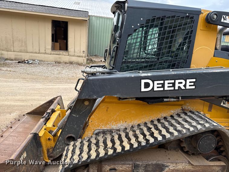 image for item DY8190 2015 John Deere 333E tracked skid steer loader