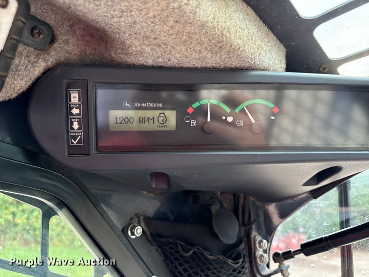 image for item DY8190 2015 John Deere 333E tracked skid steer loader