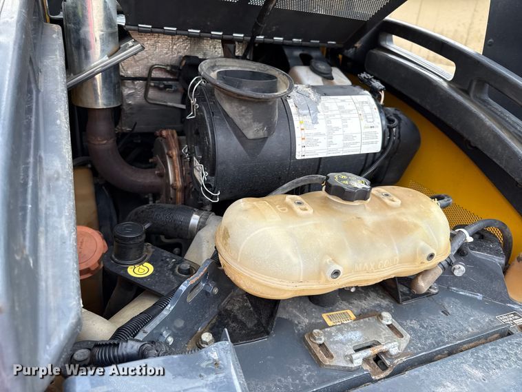 image for item DY8190 2015 John Deere 333E tracked skid steer loader