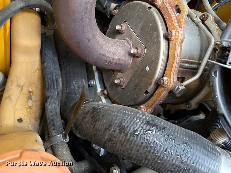 image for item DY8190 2015 John Deere 333E tracked skid steer loader