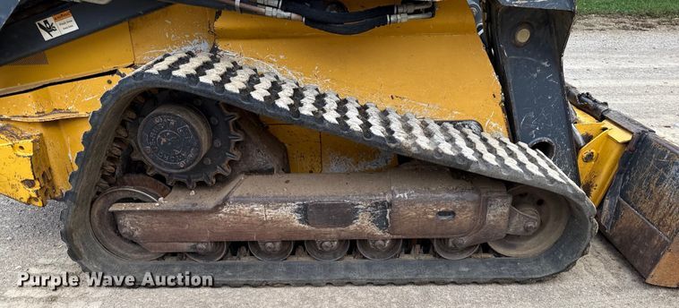 image for item DY8190 2015 John Deere 333E tracked skid steer loader