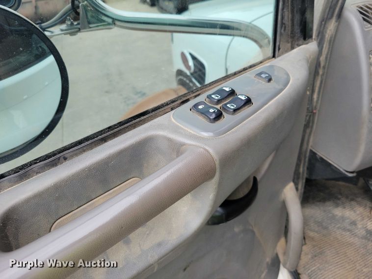 image for item DZ6517 2015 Peterbilt  PB337 utility / service truck