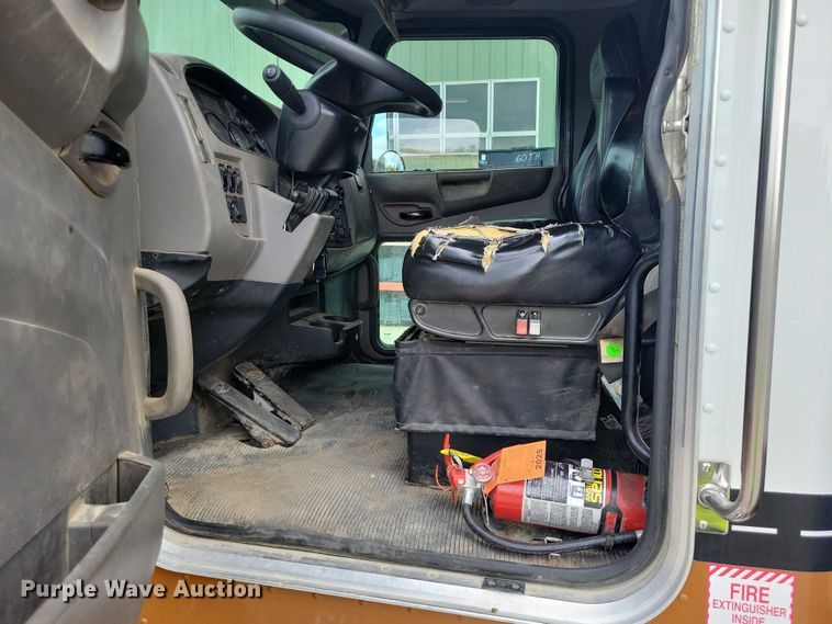 image for item DZ6517 2015 Peterbilt  PB337 utility / service truck